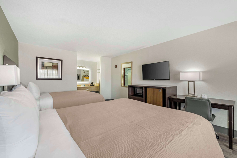 Bedroom 3, Quality Inn Siloam Springs West, Benton
