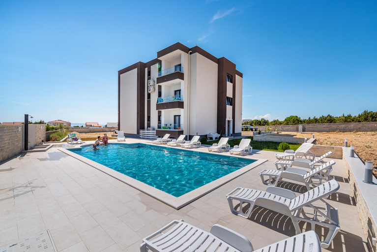Others 2, Deluxe Villa Laura with Pool Studio 1b, Novalja