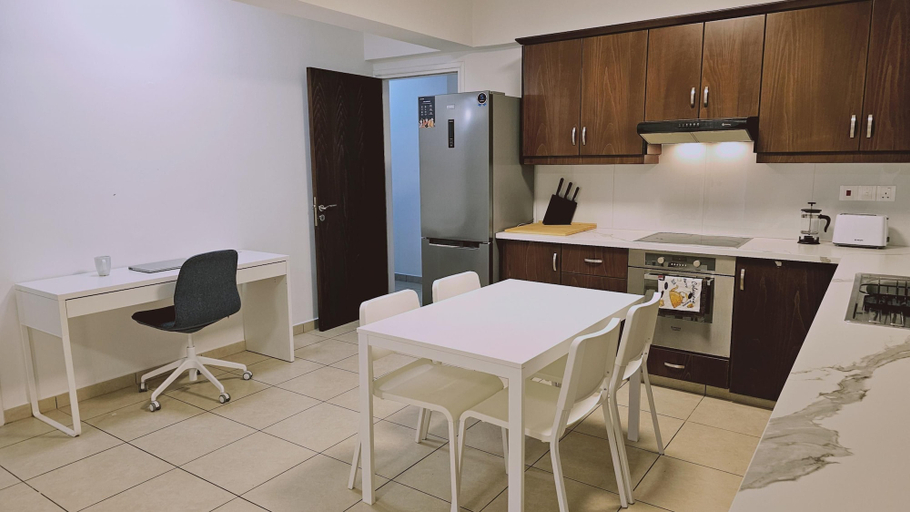 Room 5, 64 LCA - Stay Skyline Nest, Larnaca