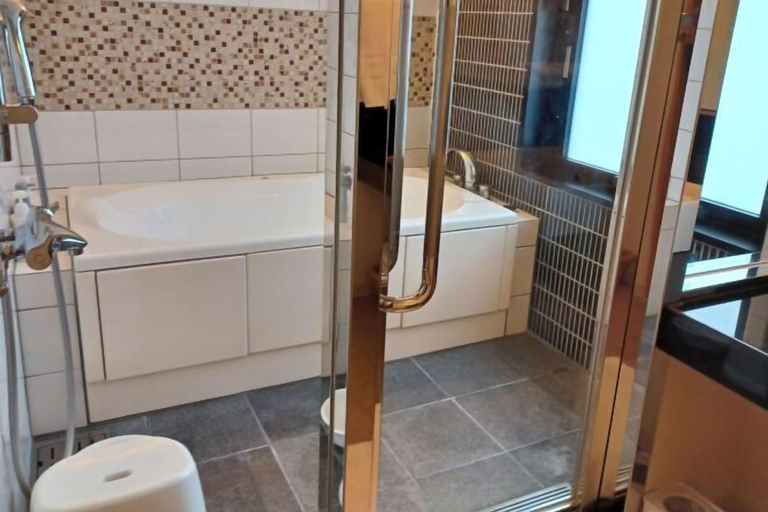 Bathroom 13