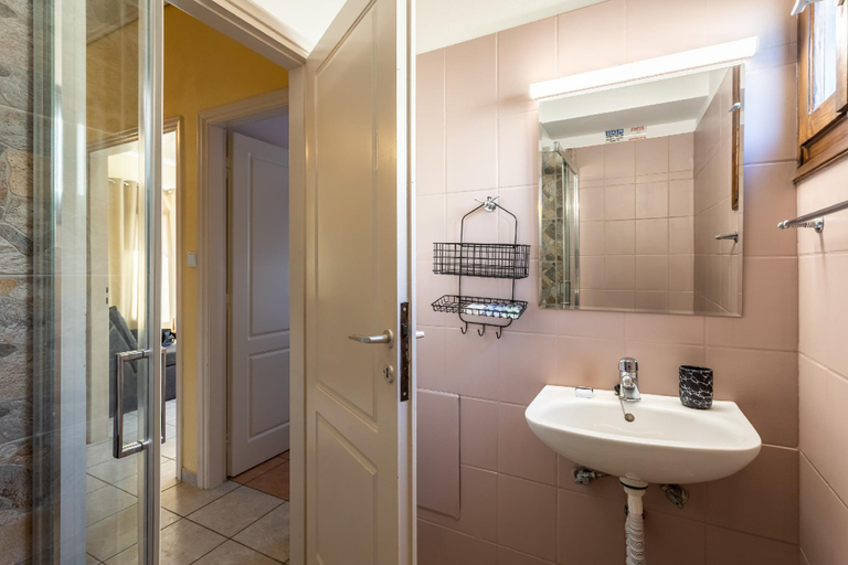 Bathroom 5, Stoupa Serene Gem - Spitiko Garden Sanctuary, Peloponnese
