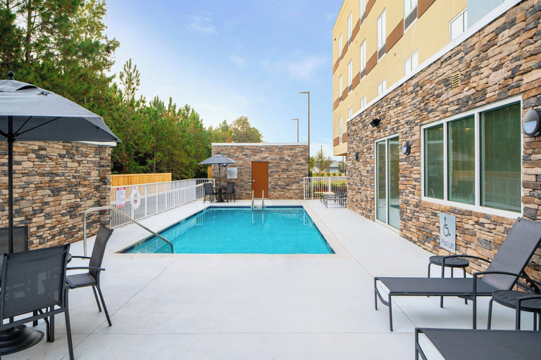 Sport & Beauty, Fairfield by Marriott Inn & Suites Pensacola Pine Forest, Escambia