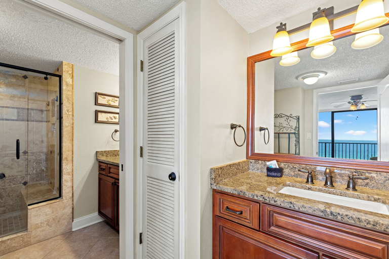Bathroom, Beach Haven! 2BR 2BA Sleeps 6! Coastal Paradise Awaits!, Bay