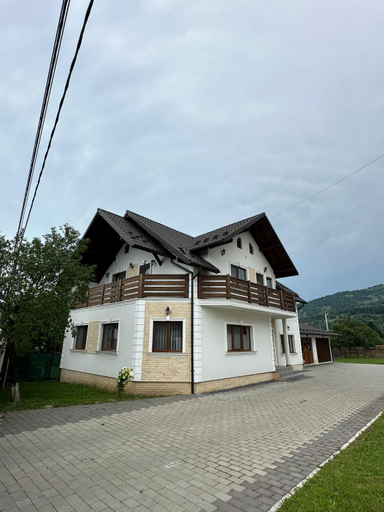 Others 2, Casa Dacului, Petrova