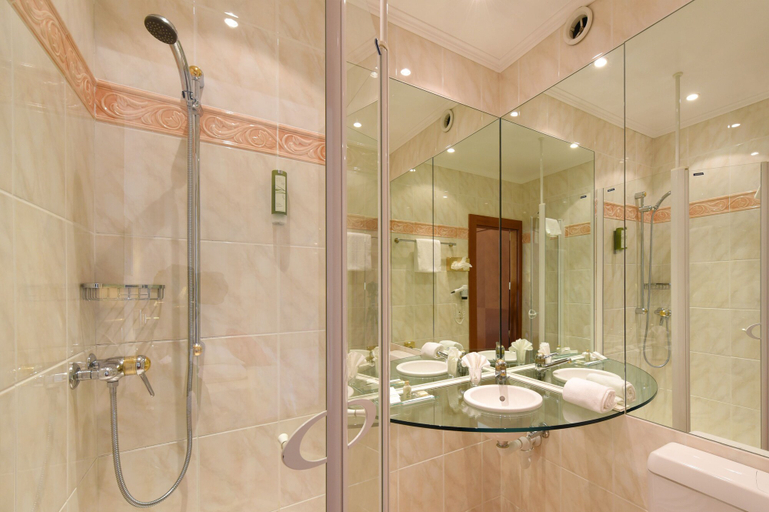 Bathroom 4, Golf Hotel Rene Capt, Pays-d'Enhaut