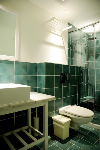 Bathroom 4, Peking Station Hostel, Beijing