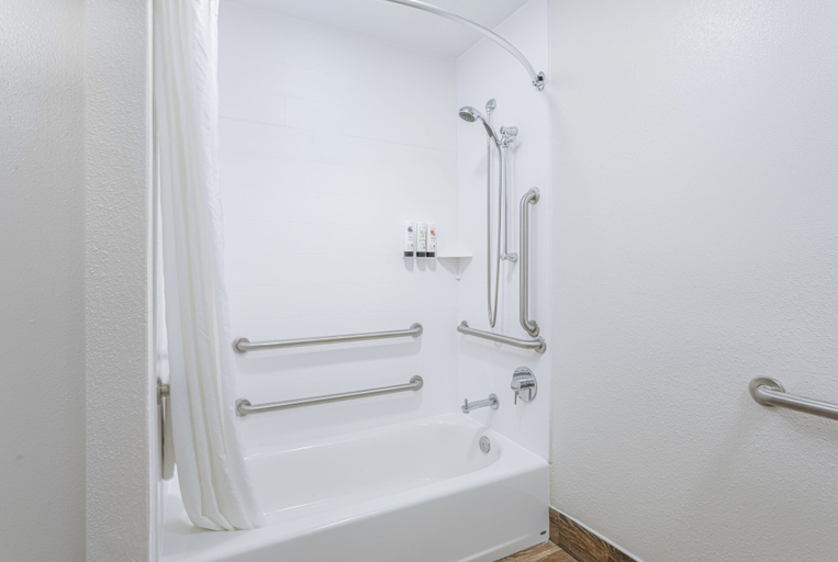 Bathroom 5, Surf & Sand Hotel, Escambia
