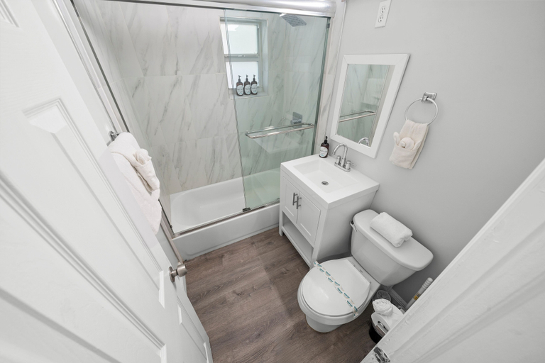 Bathroom 4, The Jasmine Apartments by Lowkl, Broward