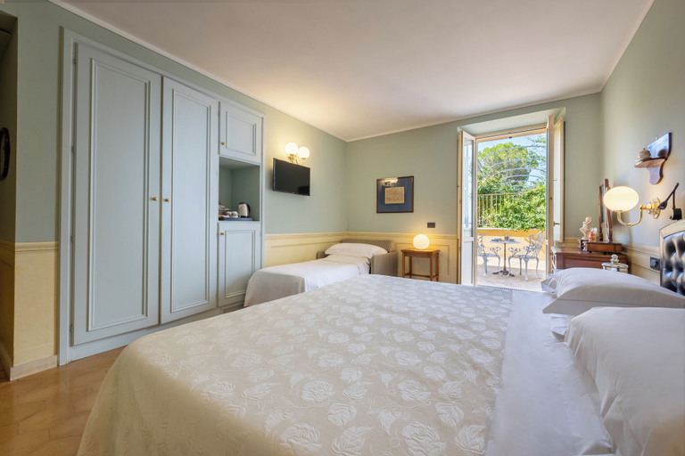 Bedroom 27