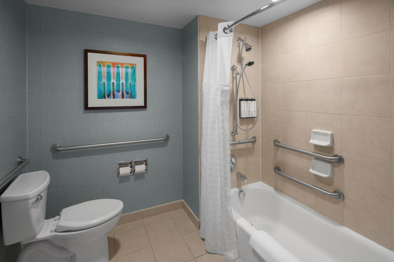 Bathroom 4, Hyatt Place PDX Arpt Cascade Station, Multnomah