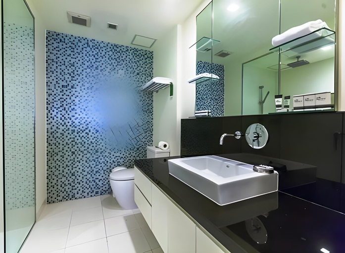 Bathroom 15
