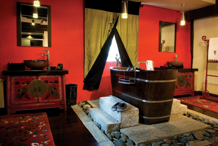 Bathroom 4, Banyan Tree Ringha, Dêqên Tibetan