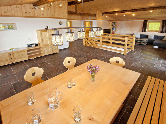 Food & Drinks, Gorgeous Chalet with Hot Tub in Tyrol, Kitzbühel