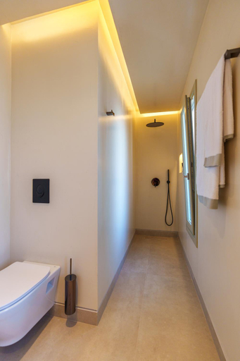 Shower 4, Halo Santorini - Living Experience, South Aegean