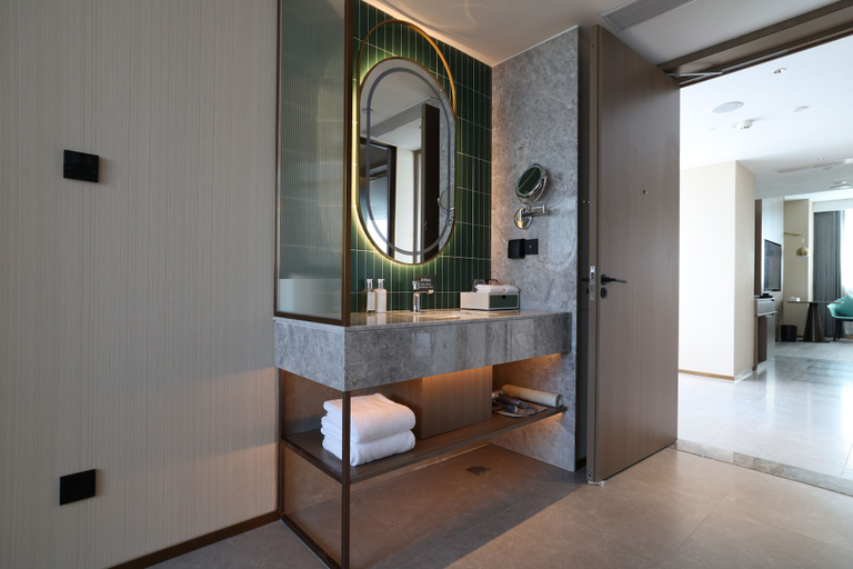 Bathroom 3, Holiday Inn SHANGHAI JING'AN by IHG, Shanghai
