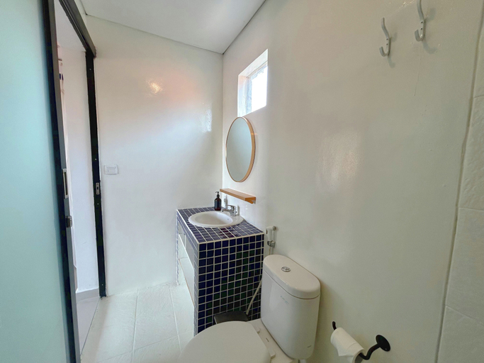 Bathroom 8