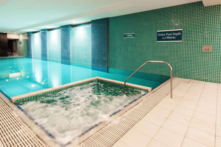 Sport & Beauty 2, Oaks Glenelg Plaza Pier Suites, Adelaide