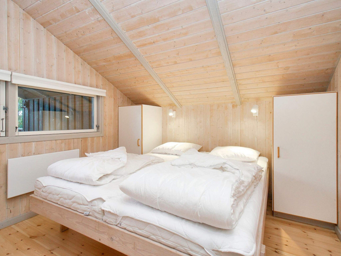 Bedroom 2, 8 Person Holiday Home in Melby-by Traum, Halsnæs