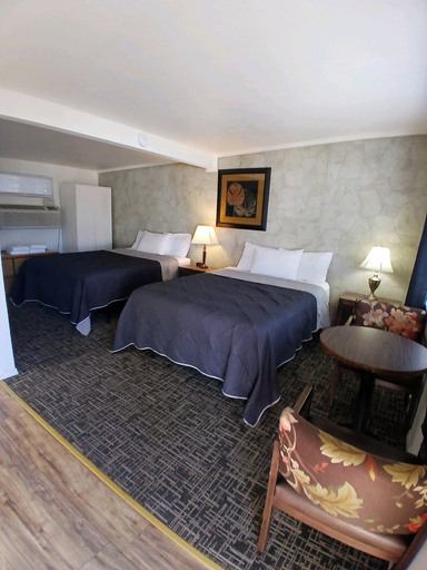 Bedroom 2, Silver Lakes Inn, Kootenai