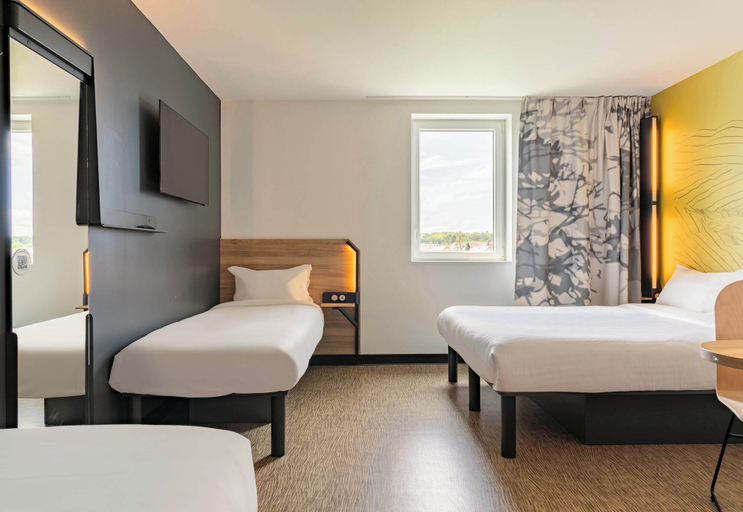 Bedroom 3, B&B Hotel Mulhouse Bâle Aéroport, Haut-Rhin