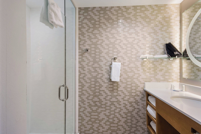 Bathroom 4, SpringHill Suites by Marriott Enid, Garfield