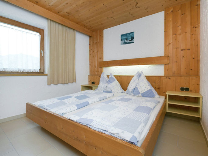 Bedroom 2, Apartment in Waidring Near Pillerseetal Ski Area, Kitzbühel