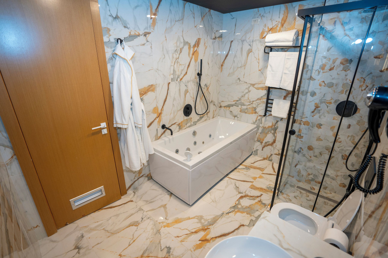 Bathroom 5, Hotel Colosseo & Spa, Shkodrës