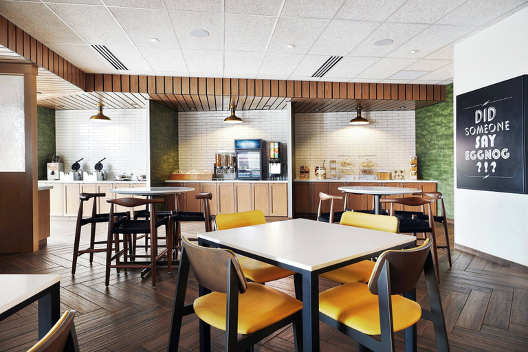 Food & Drinks 5, Fairfield Inn & Suites by Marriott Sheboygan, Sheboygan