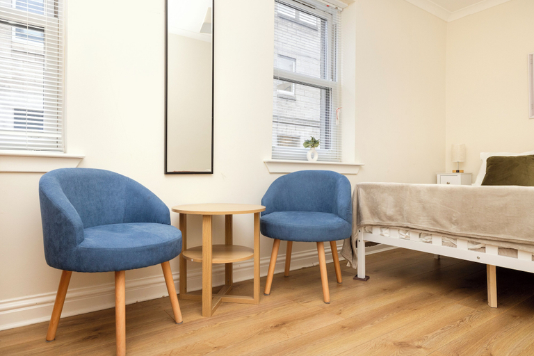 Others 5, JOIVY Elegant Flat Near Fountain Park, Edinburgh