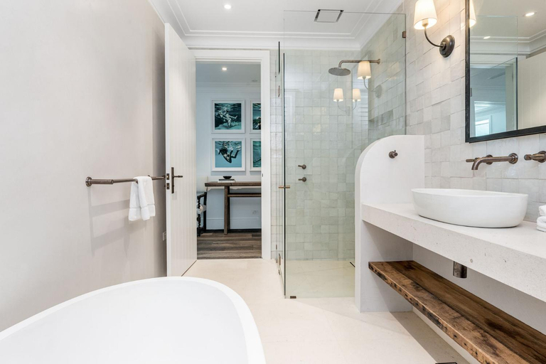 Bathroom, Aquarium House, Tweed - Tweed Coast