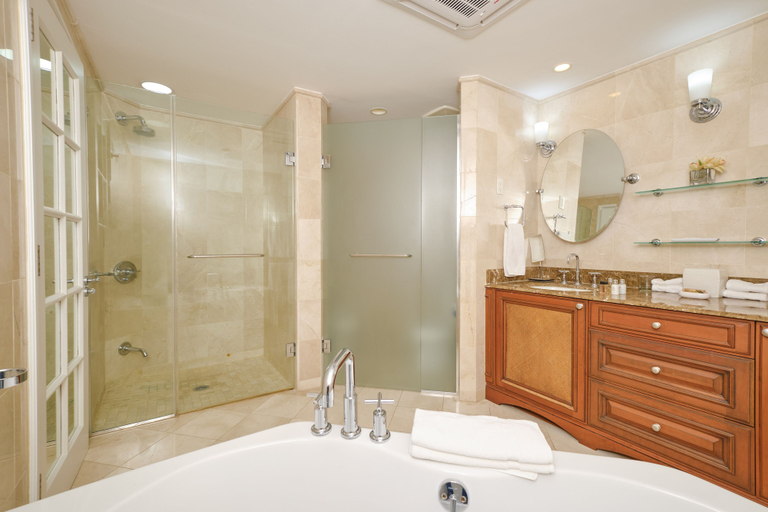 Bathroom 4, Saint Peter's Bay