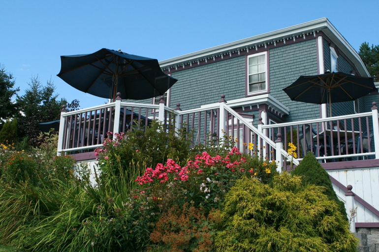 Exterior & Views 2, Surfside Inn, Halifax