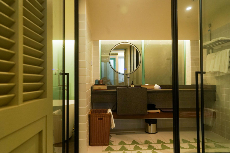 Bathroom 12
