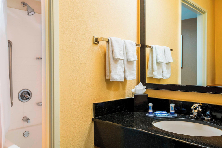 Bathroom 4, Fairfield Inn & Suites by Marriott Mobile, Mobile