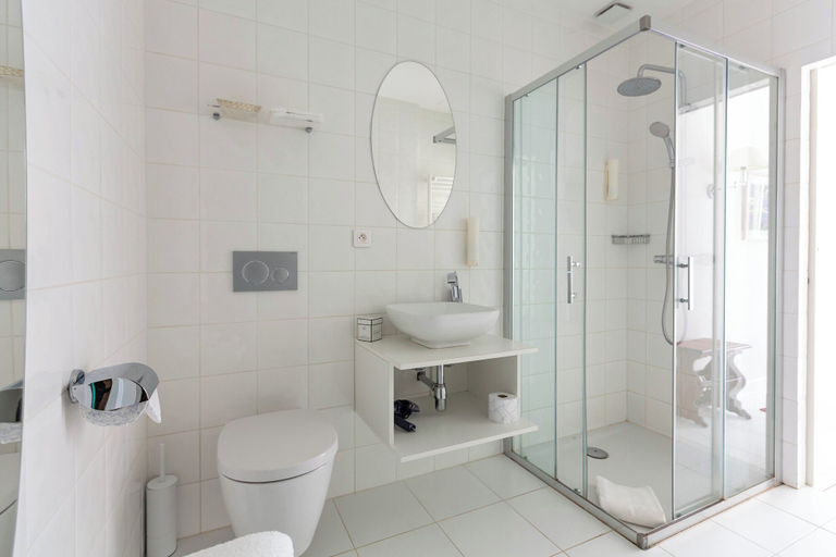 Bathroom 5, Le Roquebrune, Alpes-Maritimes