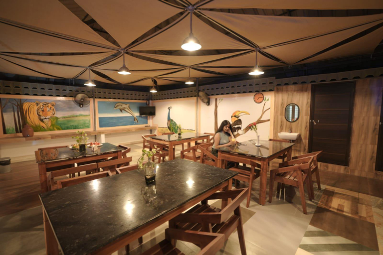 Food & Drinks 3, Clive Ten Athirapally, Thrissur