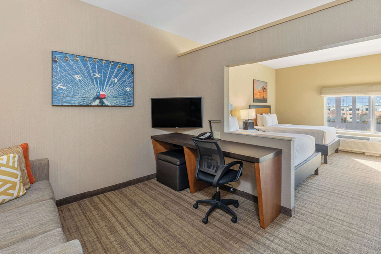 Bedroom 3, Cambria Hotel Plano Frisco, Collin
