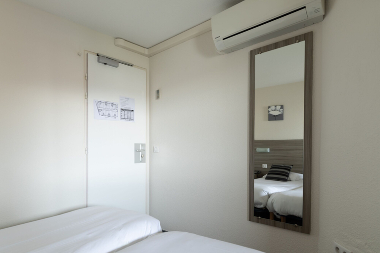 Bedroom 3, B&B HOTEL Sète Centre Gare, Hérault