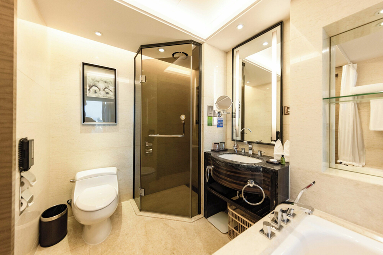 Bathroom 18