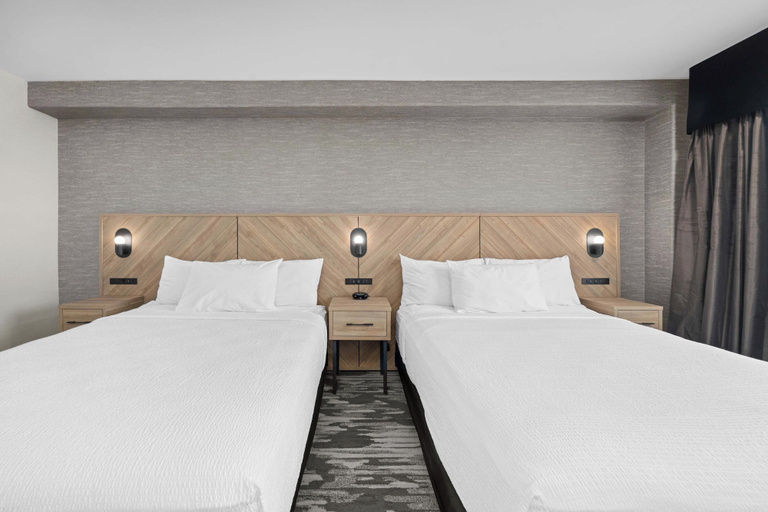 Bedroom 4, Sandman Hotel Calgary Airport, Division No. 6