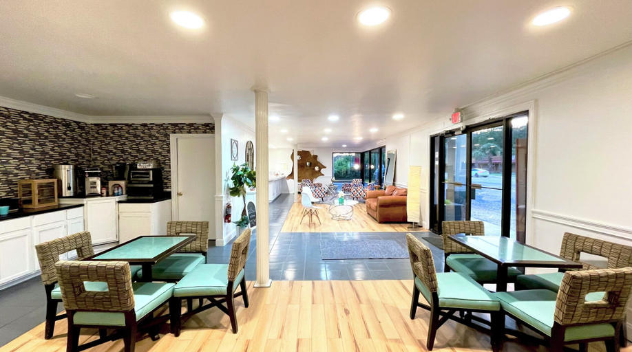 Food & Drinks 4, Budgetel, Colleton