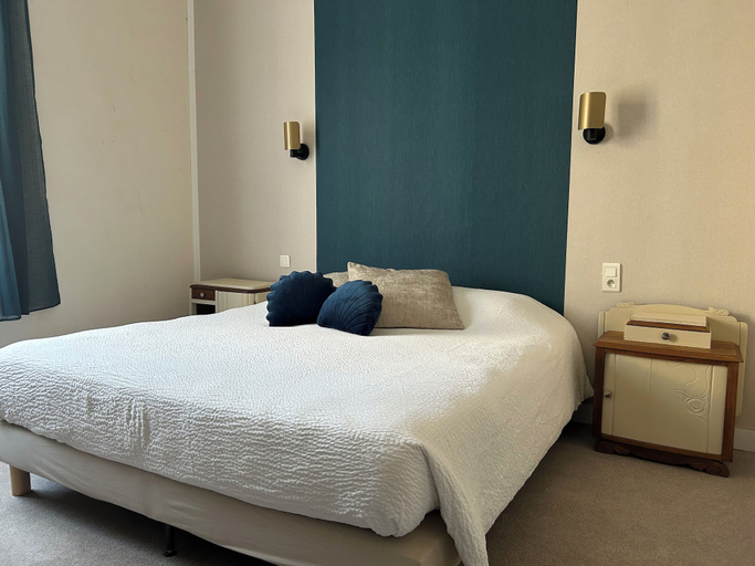 Bedroom 3, Hôtel de France, Aude