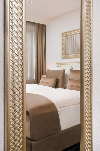 Bedroom 2, Hotel Unique Dortmund Hauptbahnhof, Dortmund