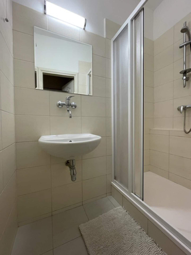 Bathroom 4, 1 Bed Flat - Sleeps 2 - Pets - Wifi, Praha 6