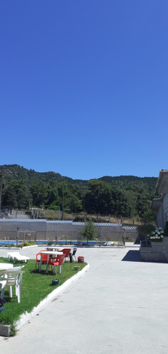 Others 5, Hostal Entrimena 2, Ourense