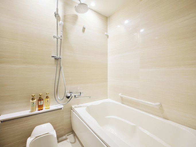 Bathroom 28
