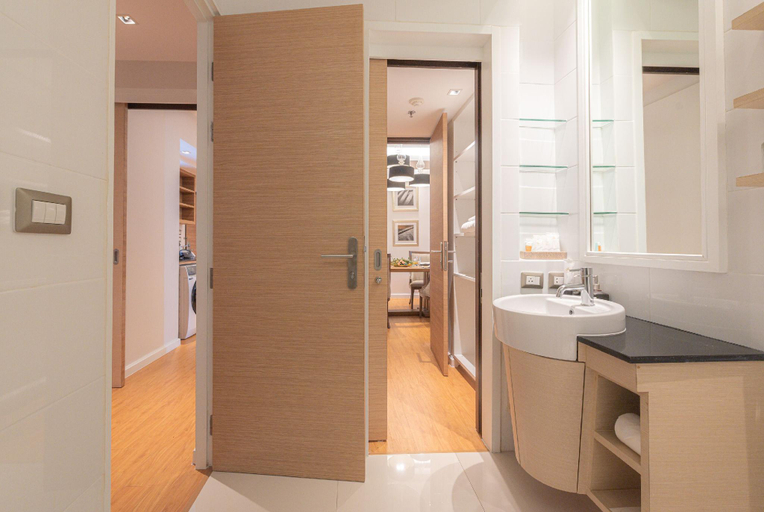 Bathroom 12
