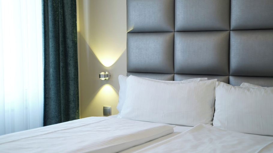 Bedroom 4, NP Hotel Königshof, Dortmund