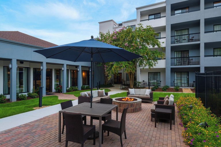 Exterior & Views 3, Courtyard by Marriott Atlanta Perimeter Center, Fulton