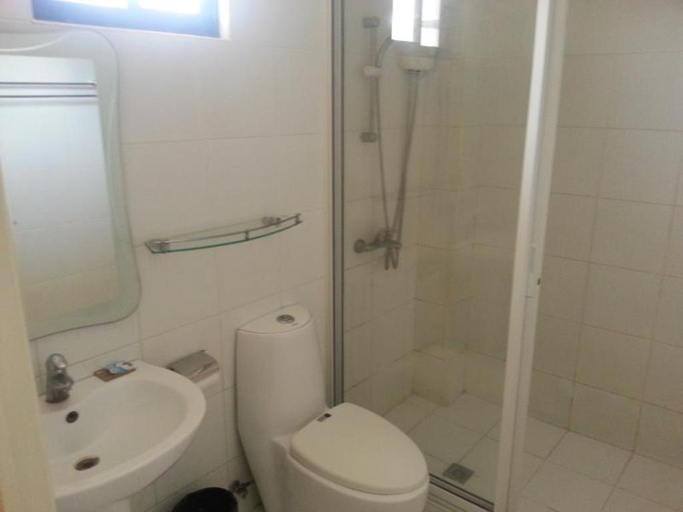 Bathroom 7